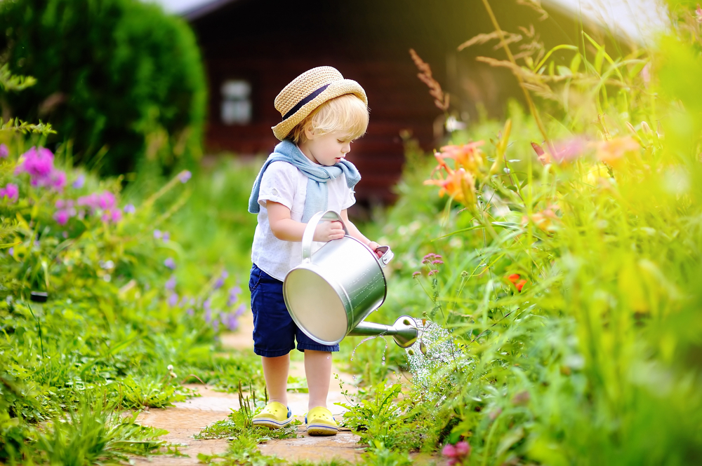 enfant jardin